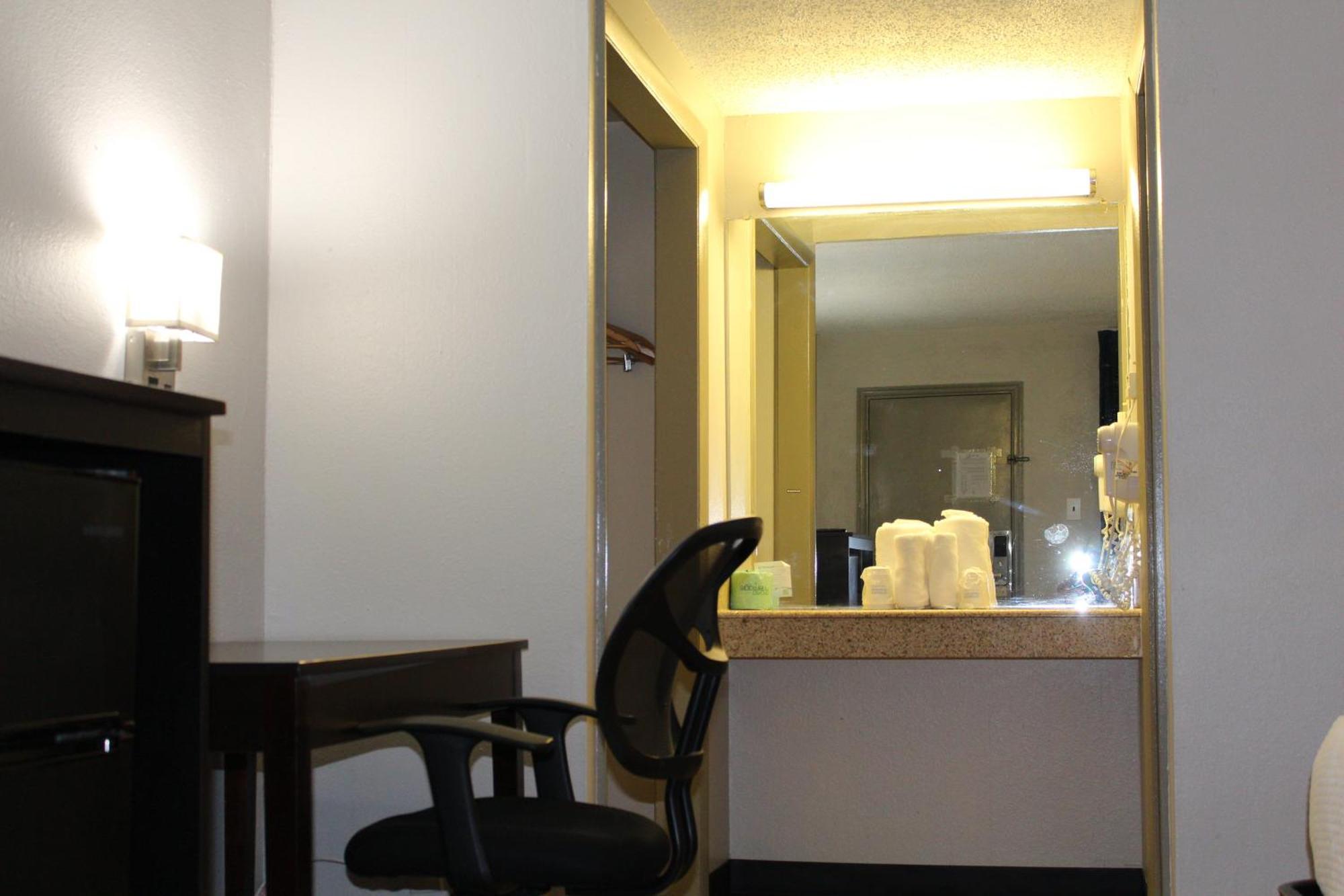 Days Inn By Wyndham Wrightstown Mcguire Afb Bordentown Kültér fotó
